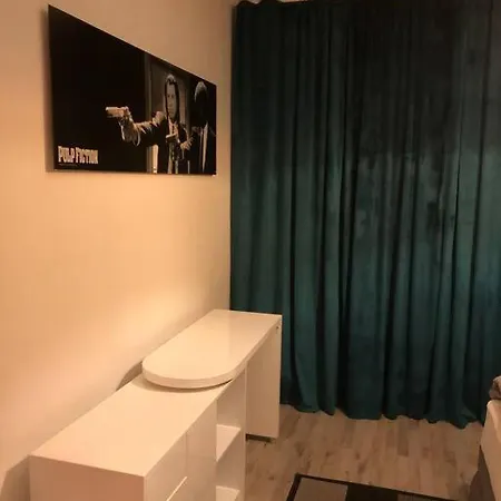 Apartment Eine 2 *