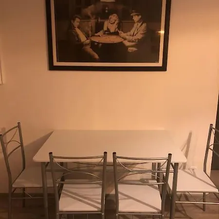 Apartamento Eine 2 *