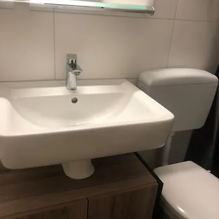 Eine 2